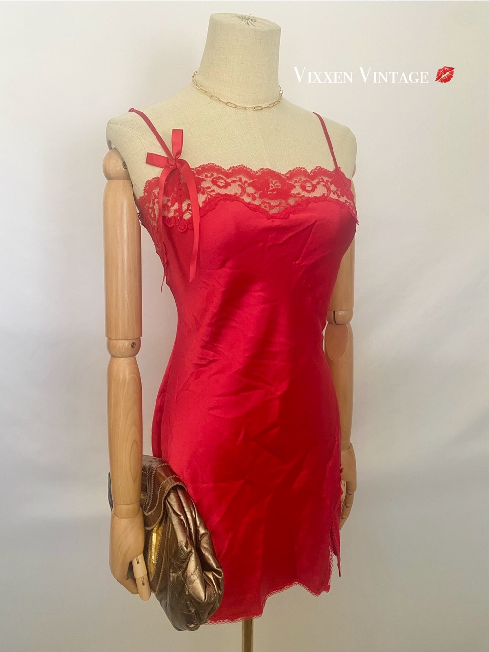 VICTORIA’S SECRET 2006 ‘ANGELS’ LACE SQUARE NECK WET LOOK SATIN CHEMISE IN RED
